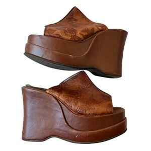 VINTAGE XOXO BROWN PLATFORM CHUNKY OPEN TOE WEDGE HEELS